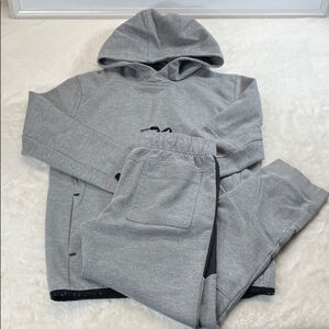 MTA Sport Boys Gray Hoodie and Jogger Set size M (8)